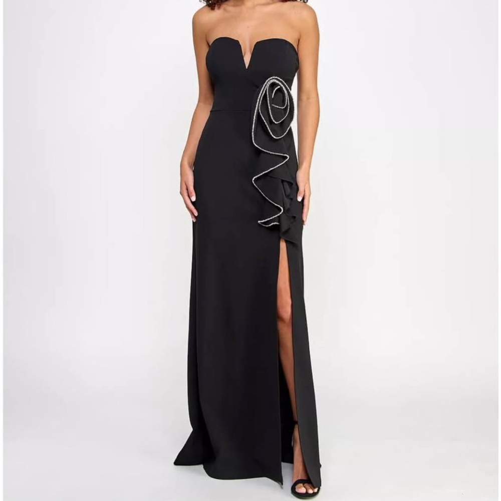 Elegant Black Strapless Evening Dress